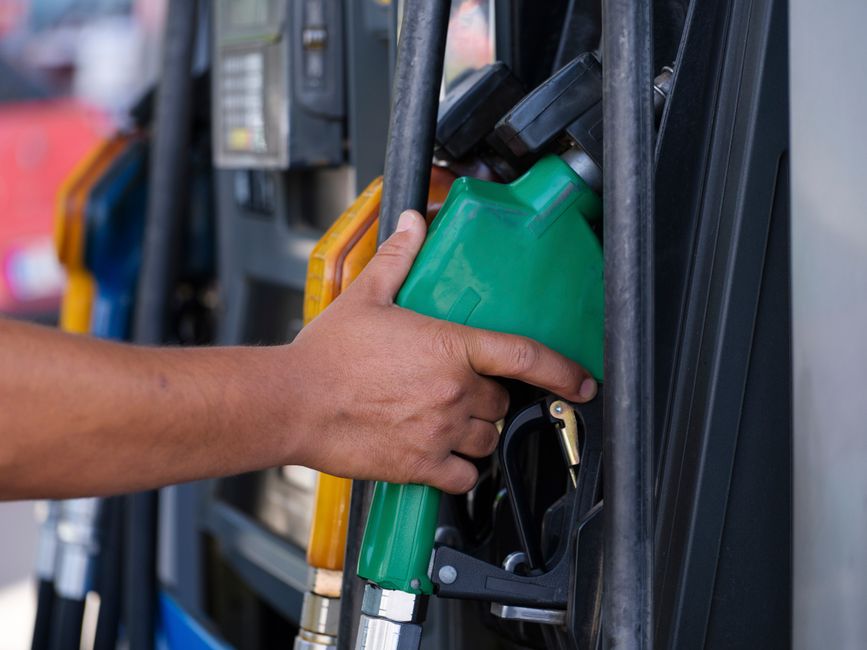 The Ultimate DEF Pump Locator Guide to Fill Up Fast